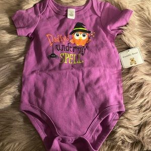 5/$25 Cuddle Bear Daddy’s under my spell onesie size 12 months